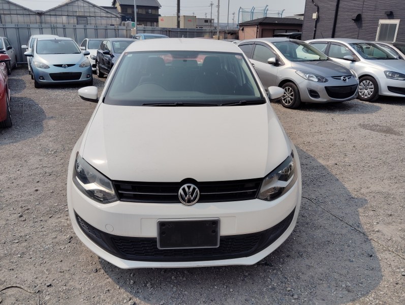 VOLKSWAGEN	POLO