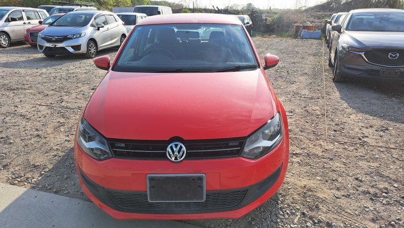 VOLKSWAGEN	POLO