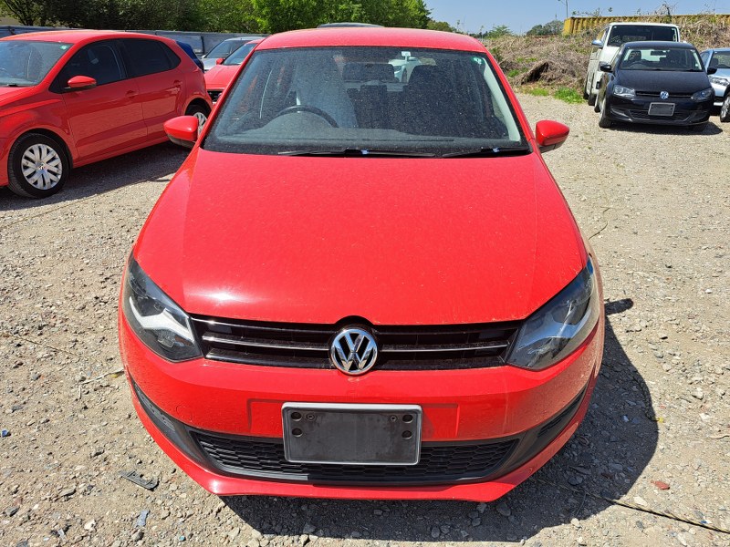 VOLKSWAGEN	POLO