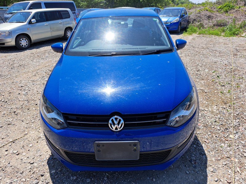 VOLKSWAGEN	POLO