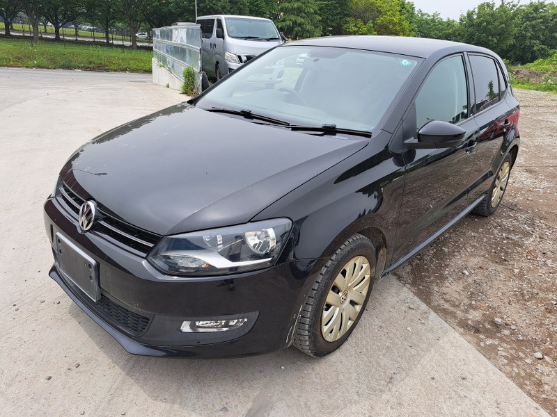 VOLKSWAGEN	POLO