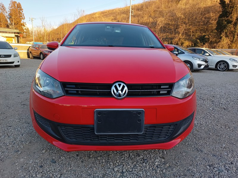 VOLKSWAGEN	POLO