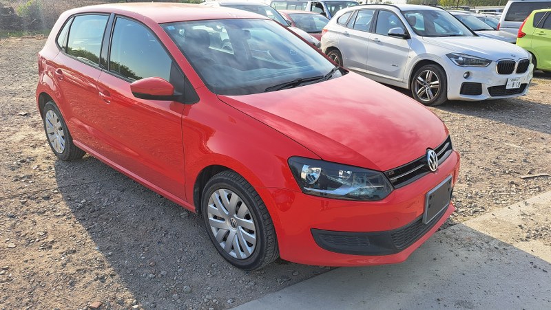 VOLKSWAGEN	POLO