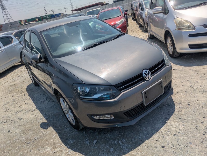VOLKSWAGEN	POLO