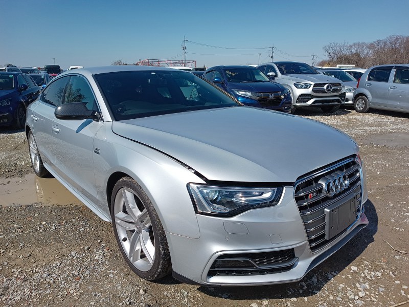 AUDI S5