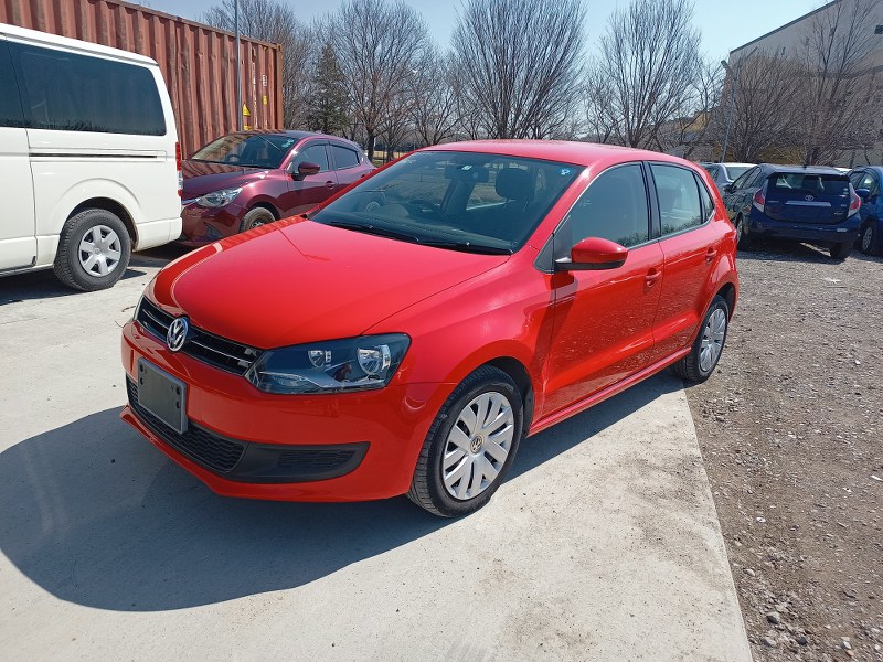 VOLKSWAGEN	POLO