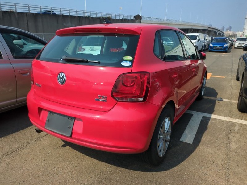 VOLKSWAGEN	POLO