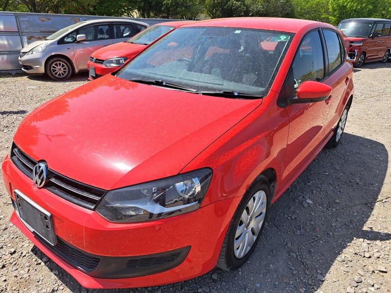 VOLKSWAGEN	POLO