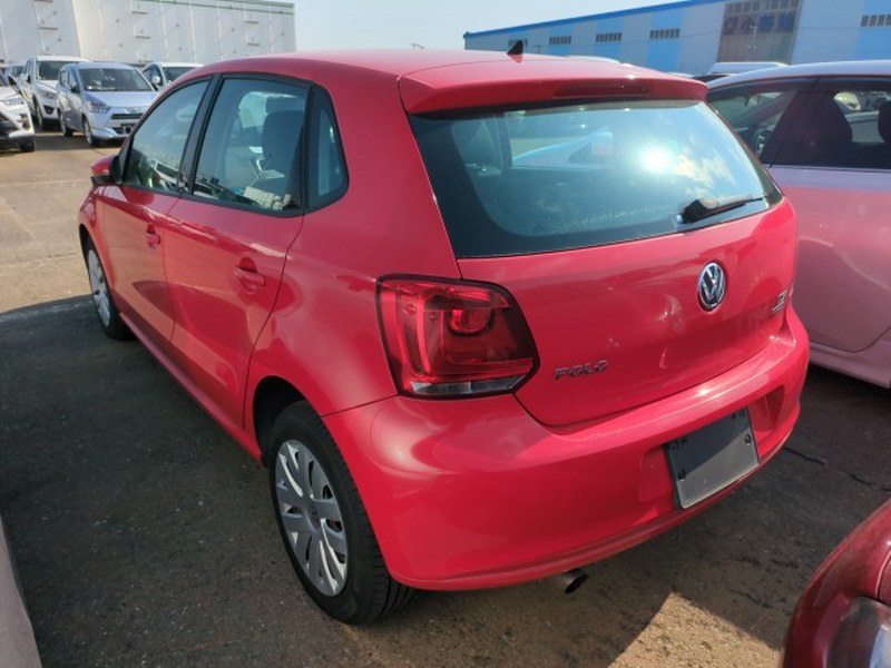 VOLKSWAGEN	POLO