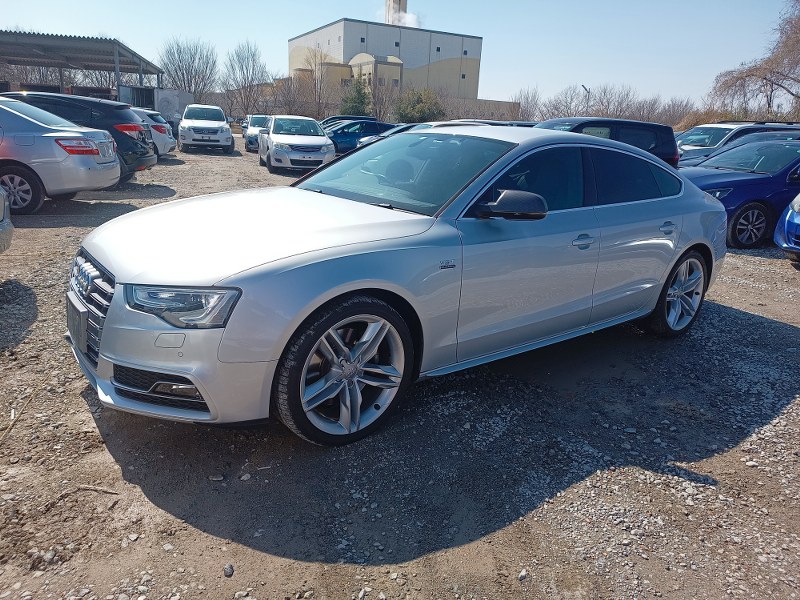 AUDI S5