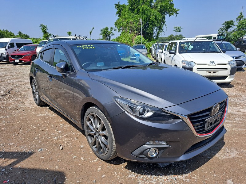 MAZDA AXELA