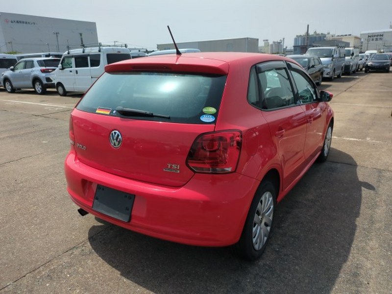 VOLKSWAGEN	POLO
