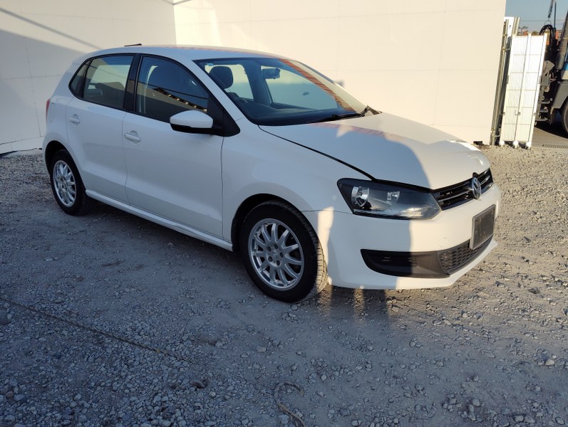 VOLKSWAGEN	POLO
