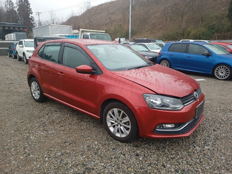 VOLKSWAGEN	POLO