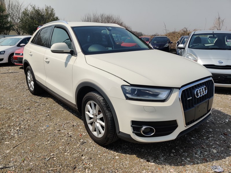 AUDI	Q3