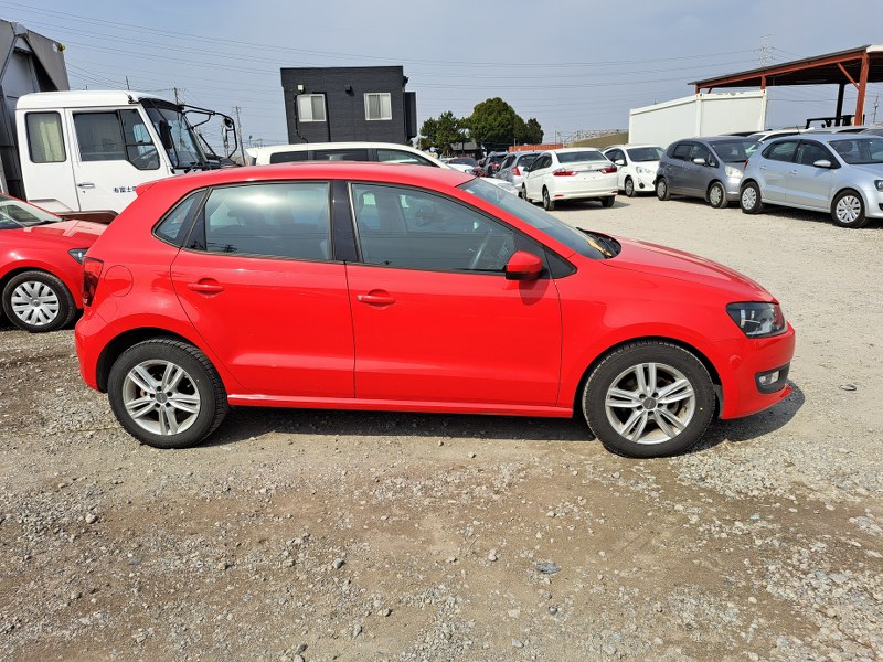 VOLKSWAGEN	POLO