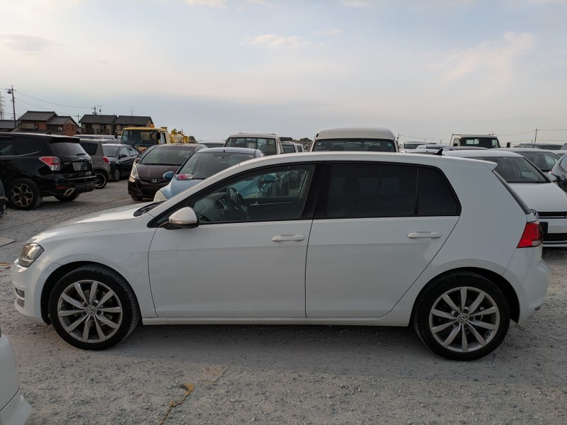 VOLKSWAGEN	GOLF