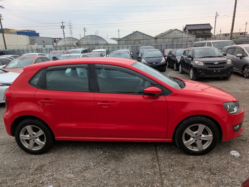 VOLKSWAGEN	POLO