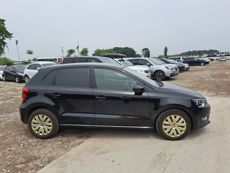 VOLKSWAGEN	POLO