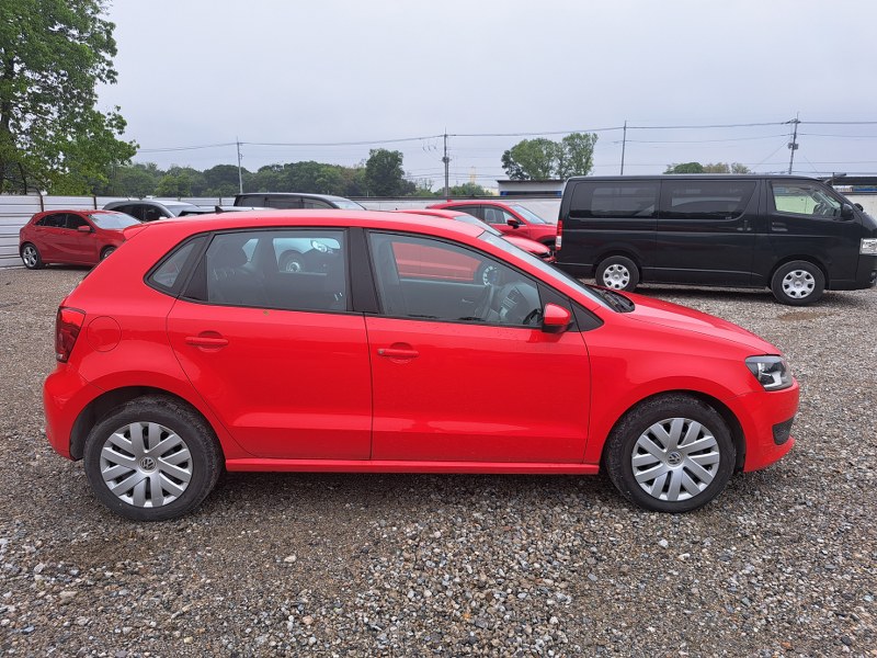 VOLKSWAGEN	POLO