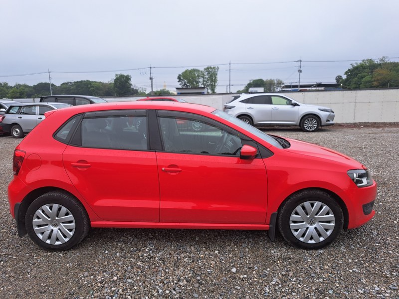 VOLKSWAGEN	POLO