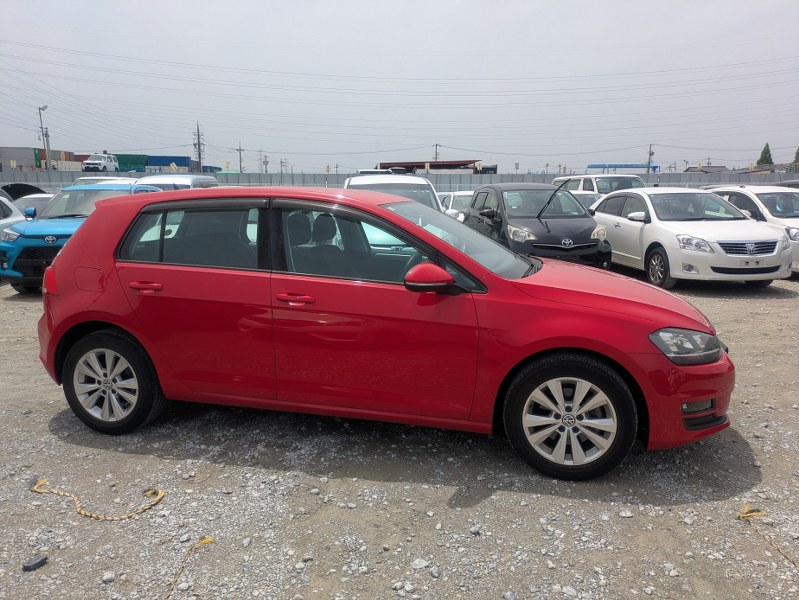 VOLKSWAGEN	GOLF