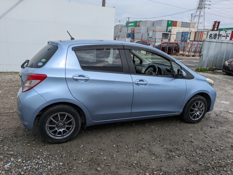TOYOTA VITZ
