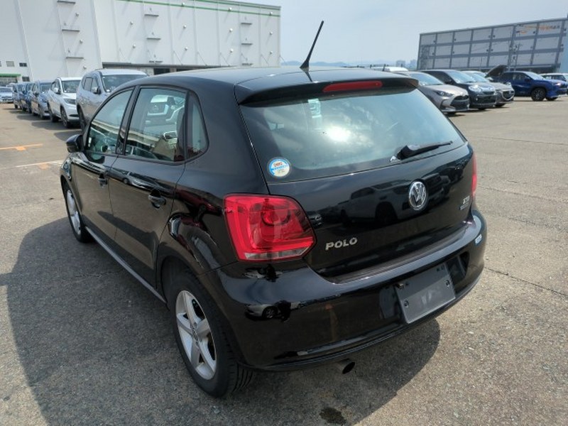VOLKSWAGEN	POLO