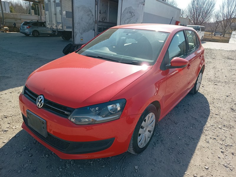 VOLKSWAGEN	POLO