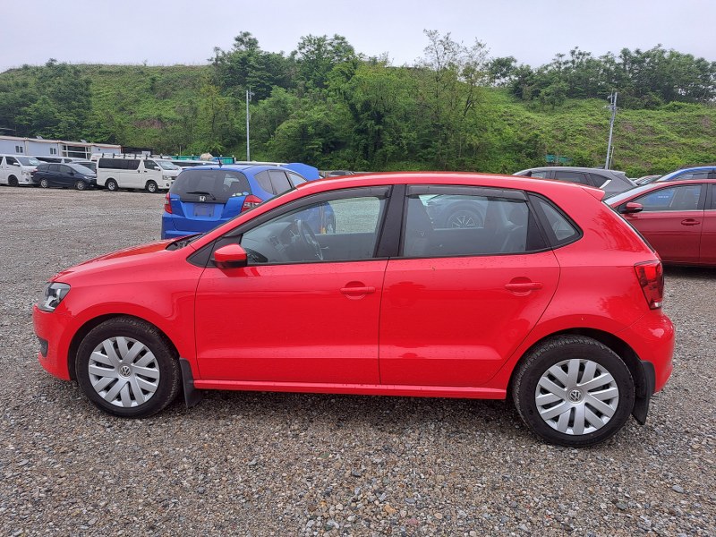VOLKSWAGEN	POLO