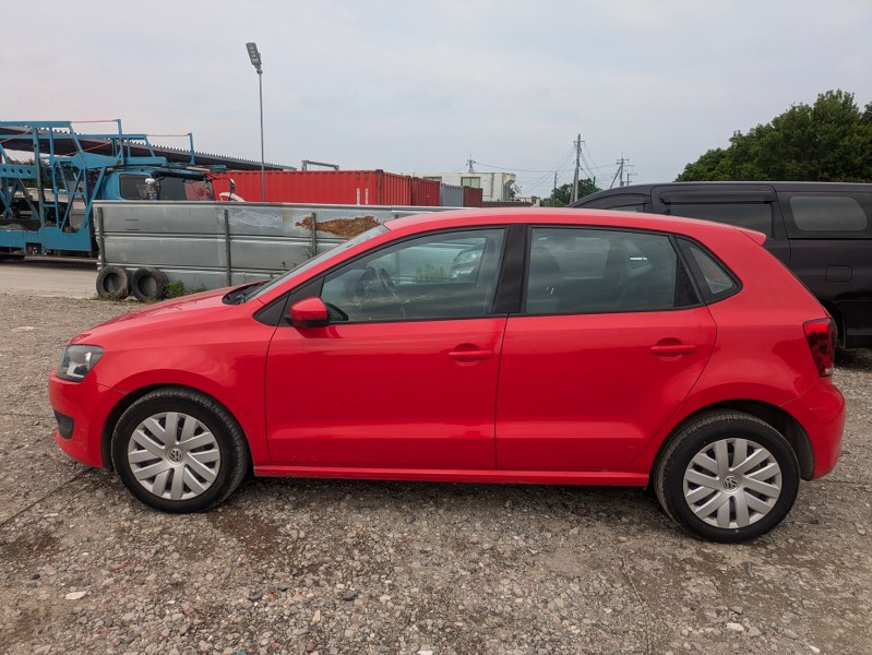 VOLKSWAGEN	POLO