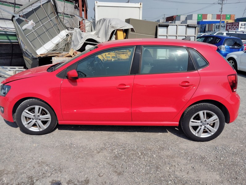VOLKSWAGEN	POLO