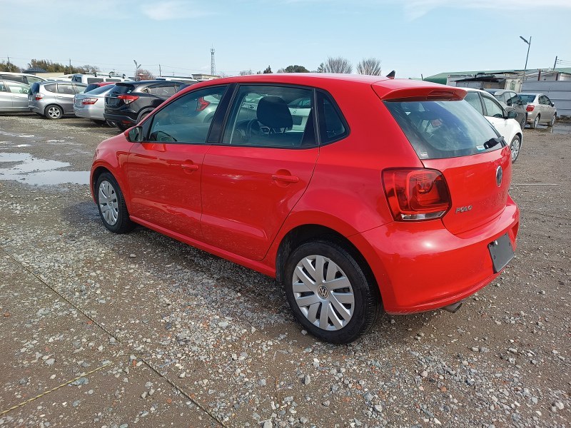 VOLKSWAGEN	POLO