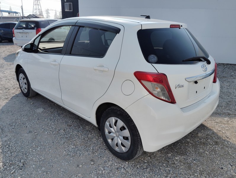 TOYOTA	VITZ