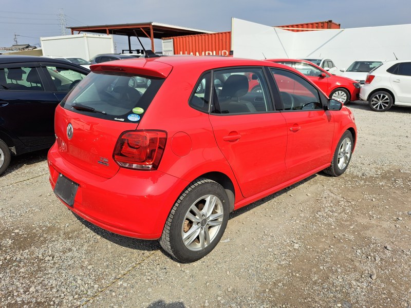 VOLKSWAGEN	POLO