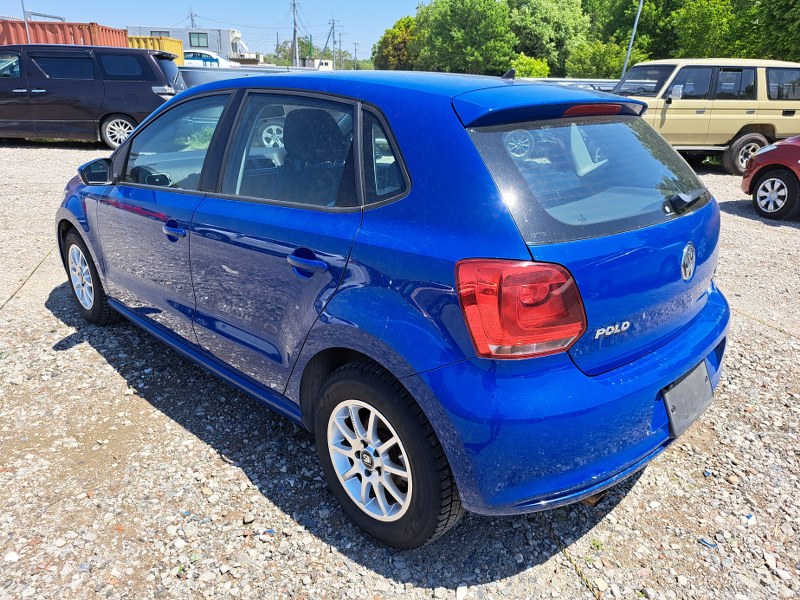 VOLKSWAGEN	POLO