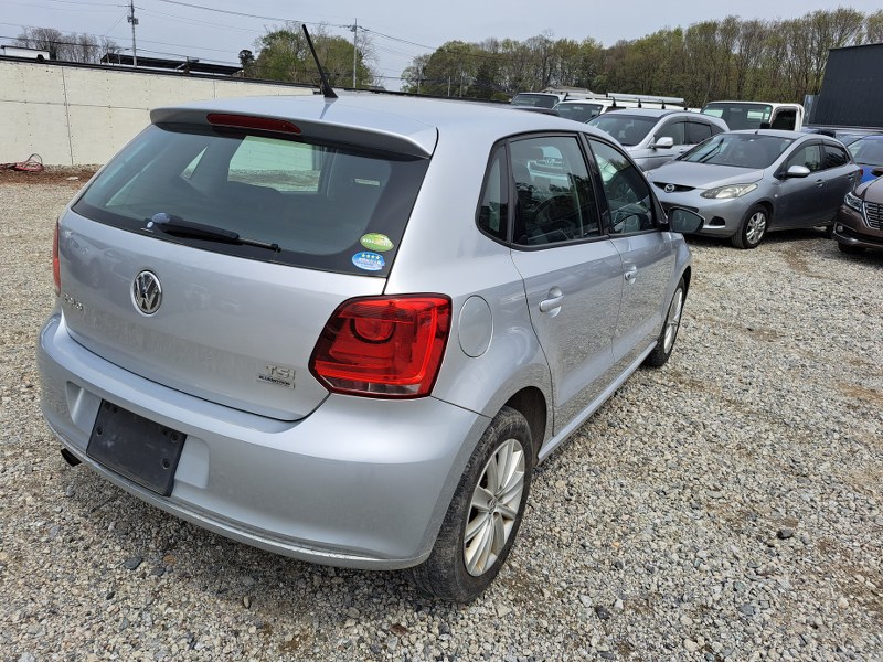 VOLKSWAGEN	POLO