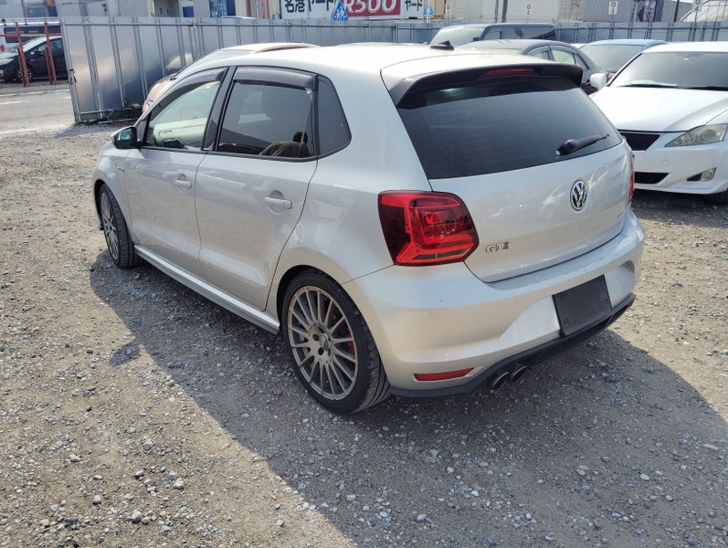 VOLKSWAGEN	POLO