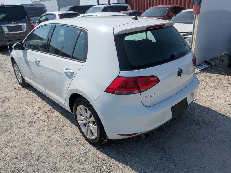VOLKSWAGEN	GOLF
