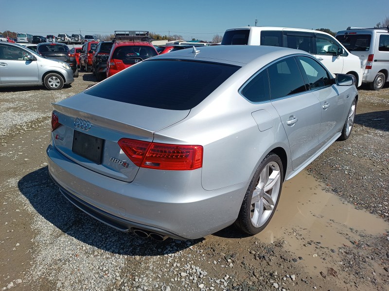 AUDI S5