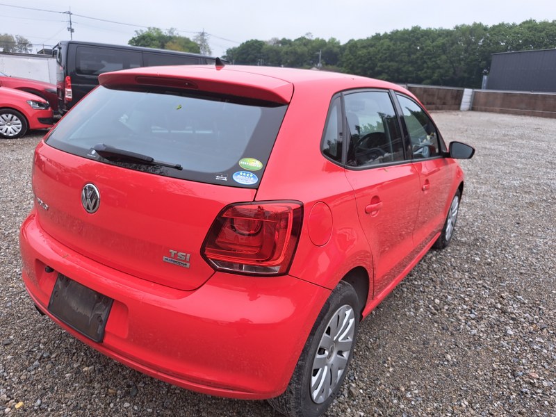 VOLKSWAGEN	POLO