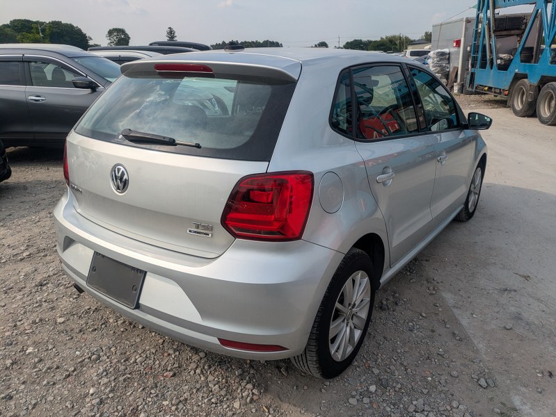 VOLKSWAGEN	POLO
