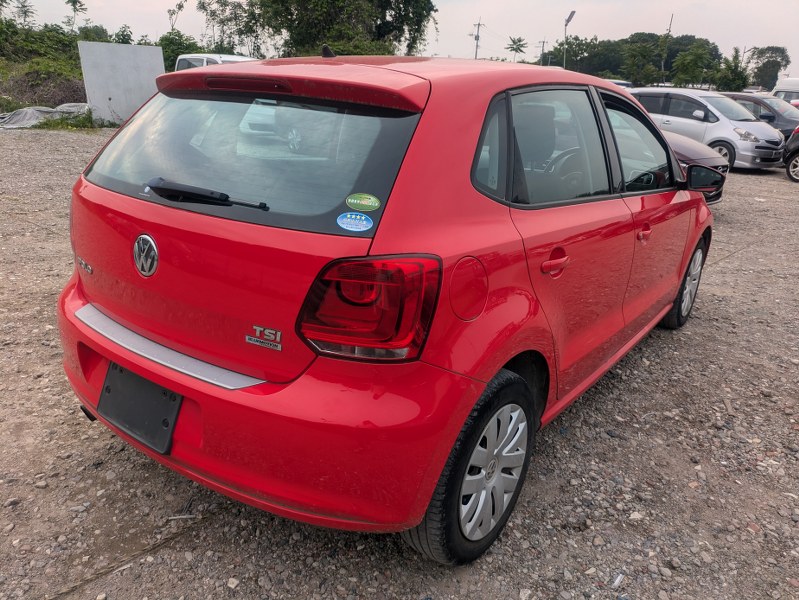 VOLKSWAGEN	POLO