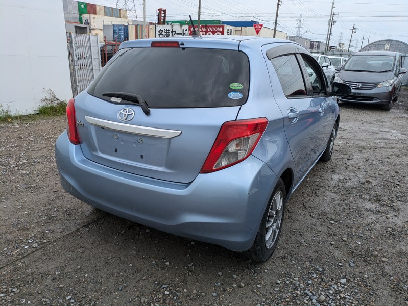 TOYOTA VITZ