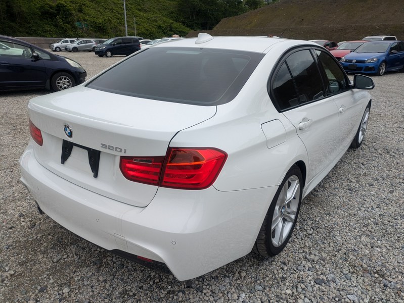 BMW 3 SERIES