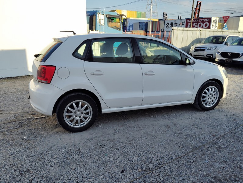 VOLKSWAGEN	POLO