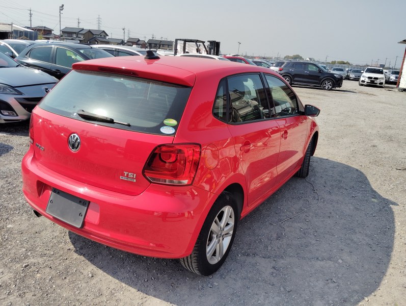 VOLKSWAGEN	POLO