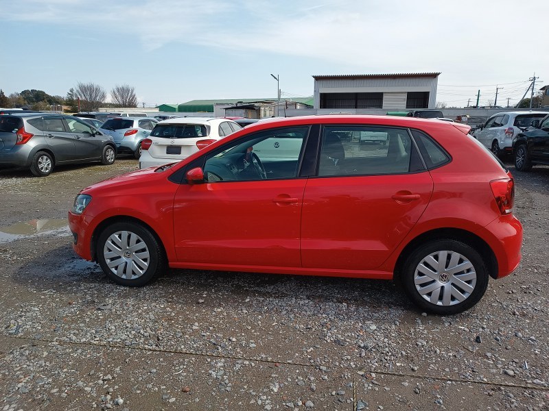 VOLKSWAGEN	POLO