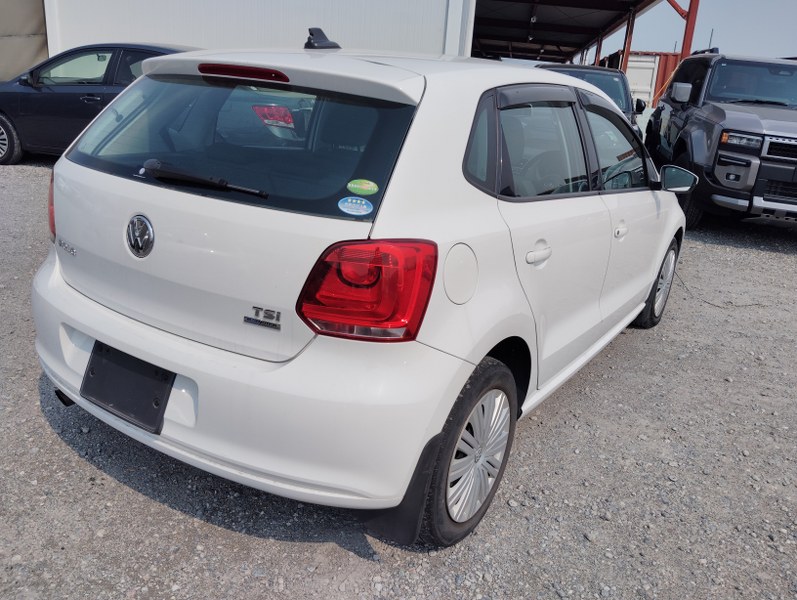 VOLKSWAGEN	POLO