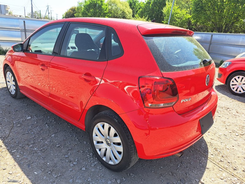 VOLKSWAGEN	POLO